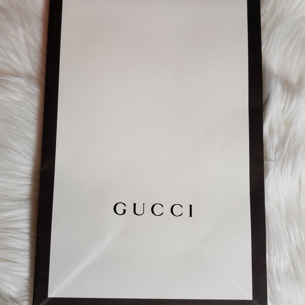 Gucci shopping bag